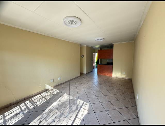 2 BEDROOM TOWNHOUSE FOR SALE IN ANDEON